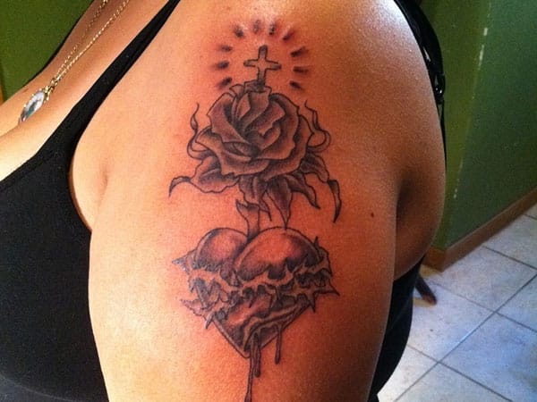 traditional tattoo rose heart