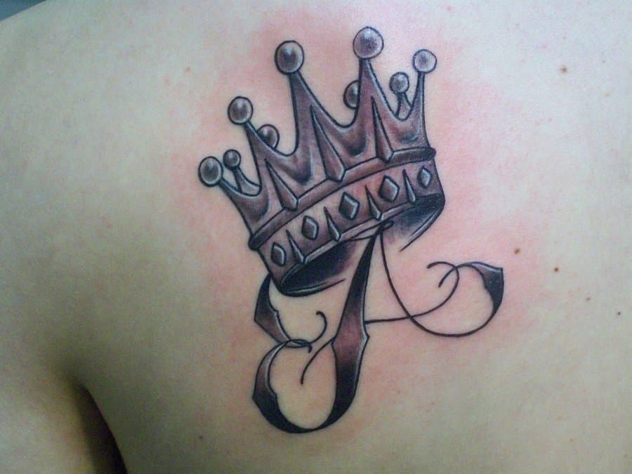 Best-crown-tattoo-with-letter