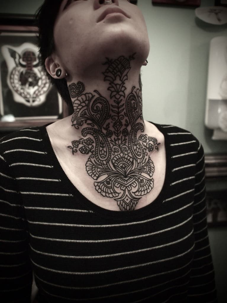 Amazing-neck-tattoo