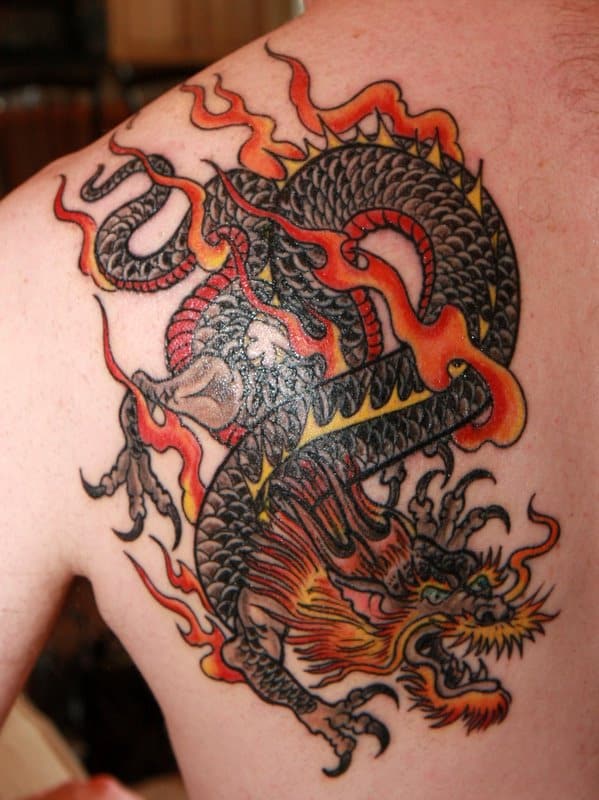 Dragon-Tattoos-For-Men-on-Shoulder-Back