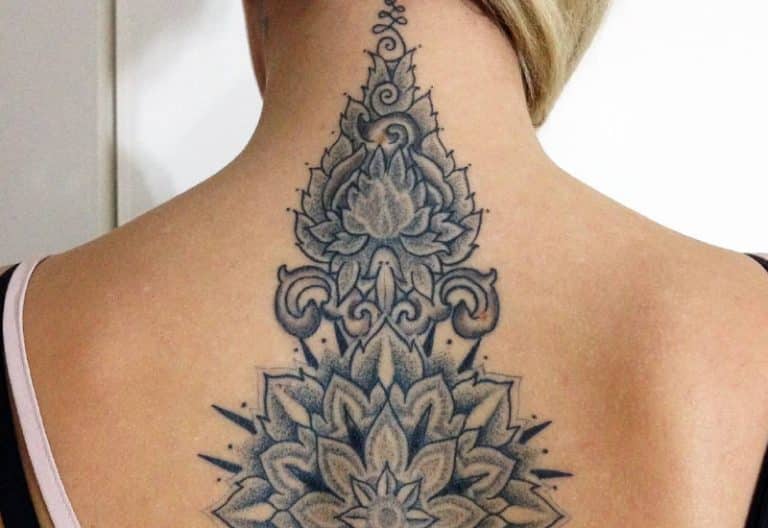 30 Pretty Common Girls Spine Tattoos Designs To Try